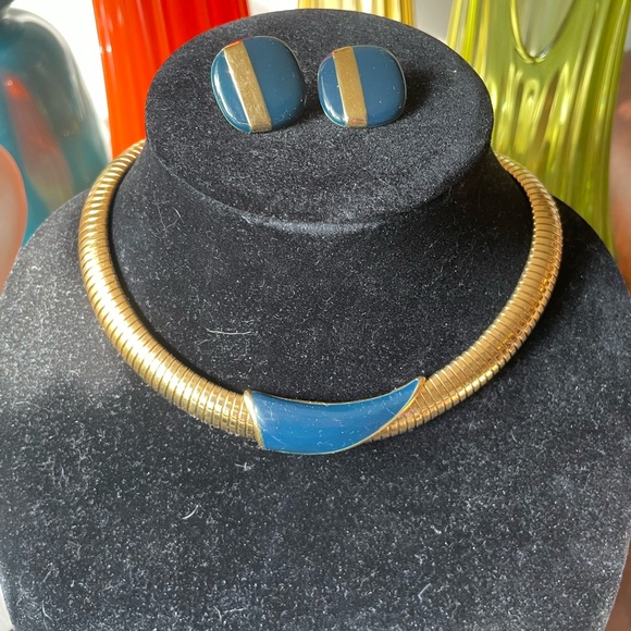 Monet omega necklace and earrings - Picture 2 of 4